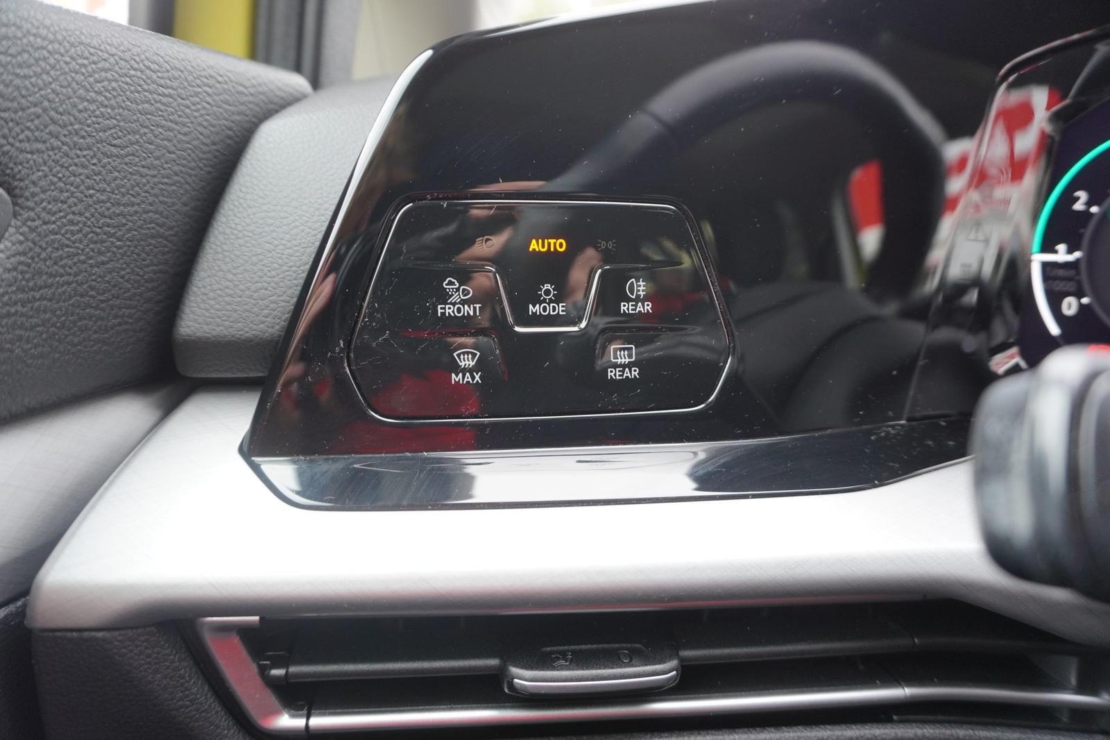 Volkswagen Golf VIII 1.5 TSI Life Navi App-Connect DAB, миниатюра 30