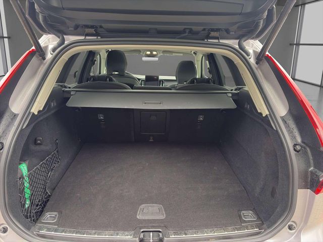 Volvo XC60 T6 Plug-In Hybrid AWD Facelift Plus Dark