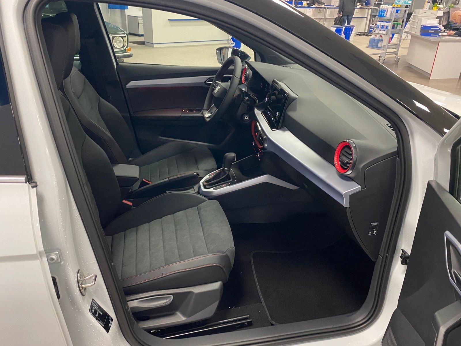 Fahrzeugabbildung SEAT Arona 1.0 TSI FR Garantie 2030+voll LED++KAMERA+