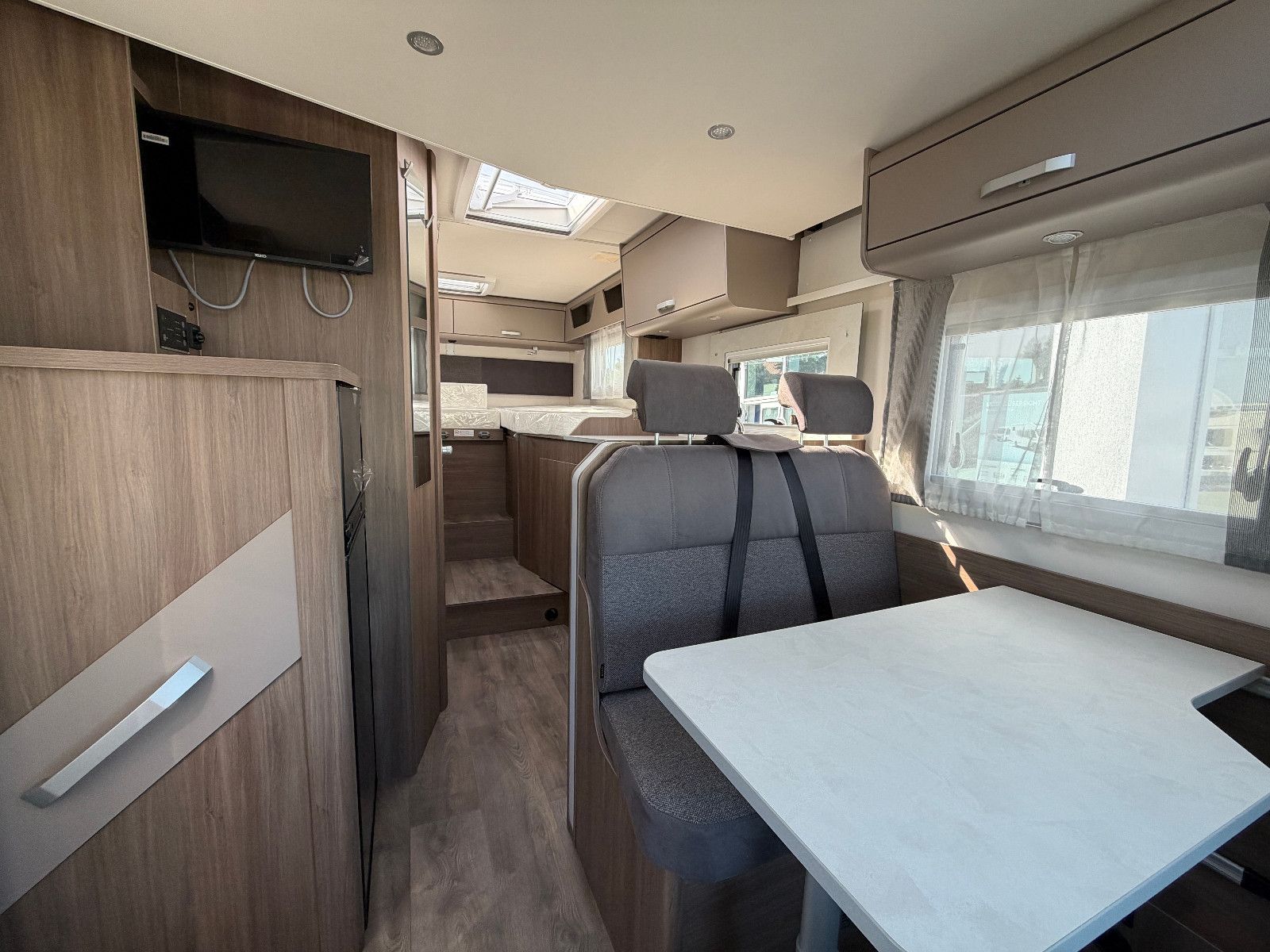 Fahrzeugabbildung Carado T338 Edition 26  - Sie paren über 12.000€
