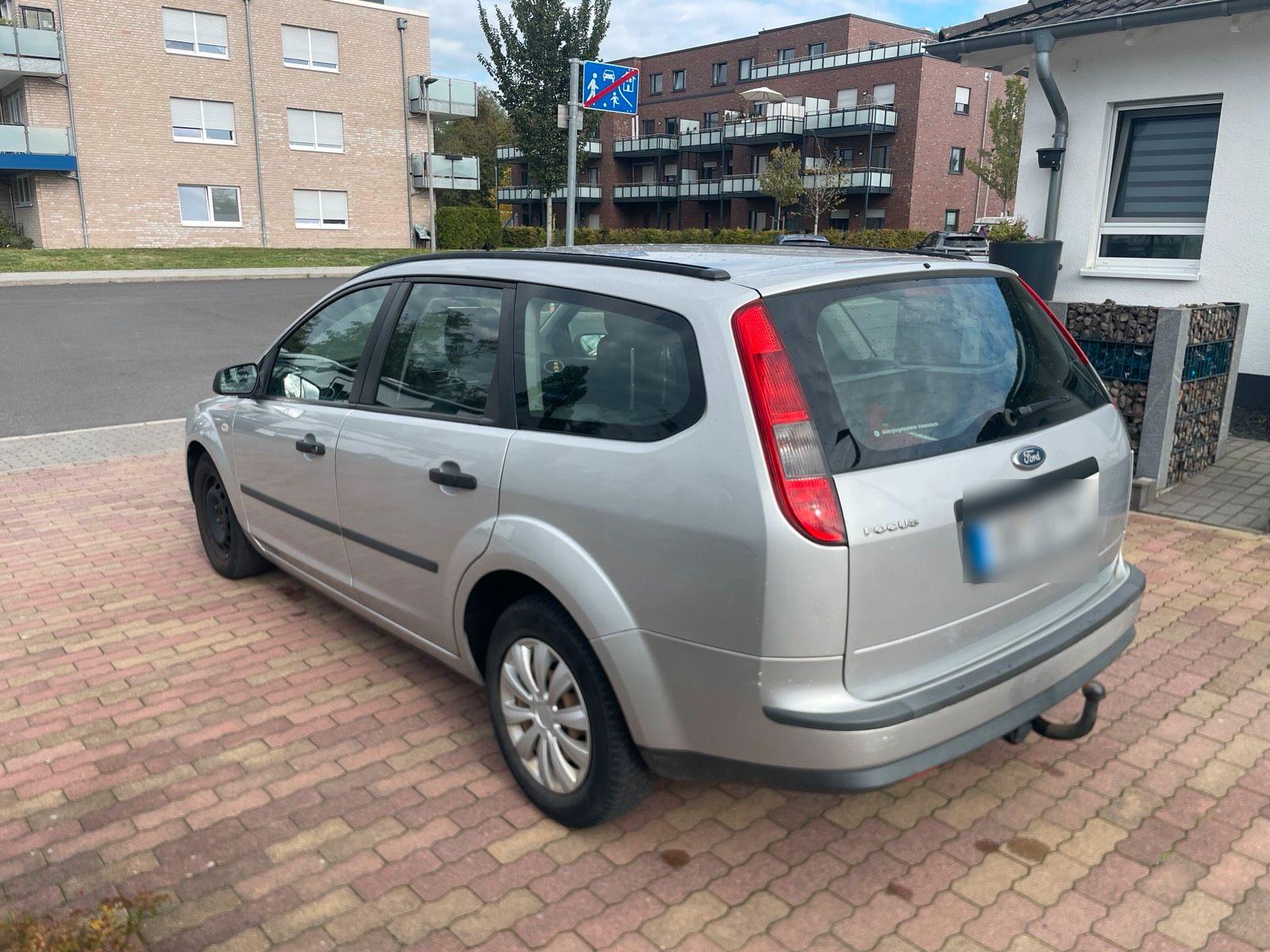 Ford Focus 2006 — салон