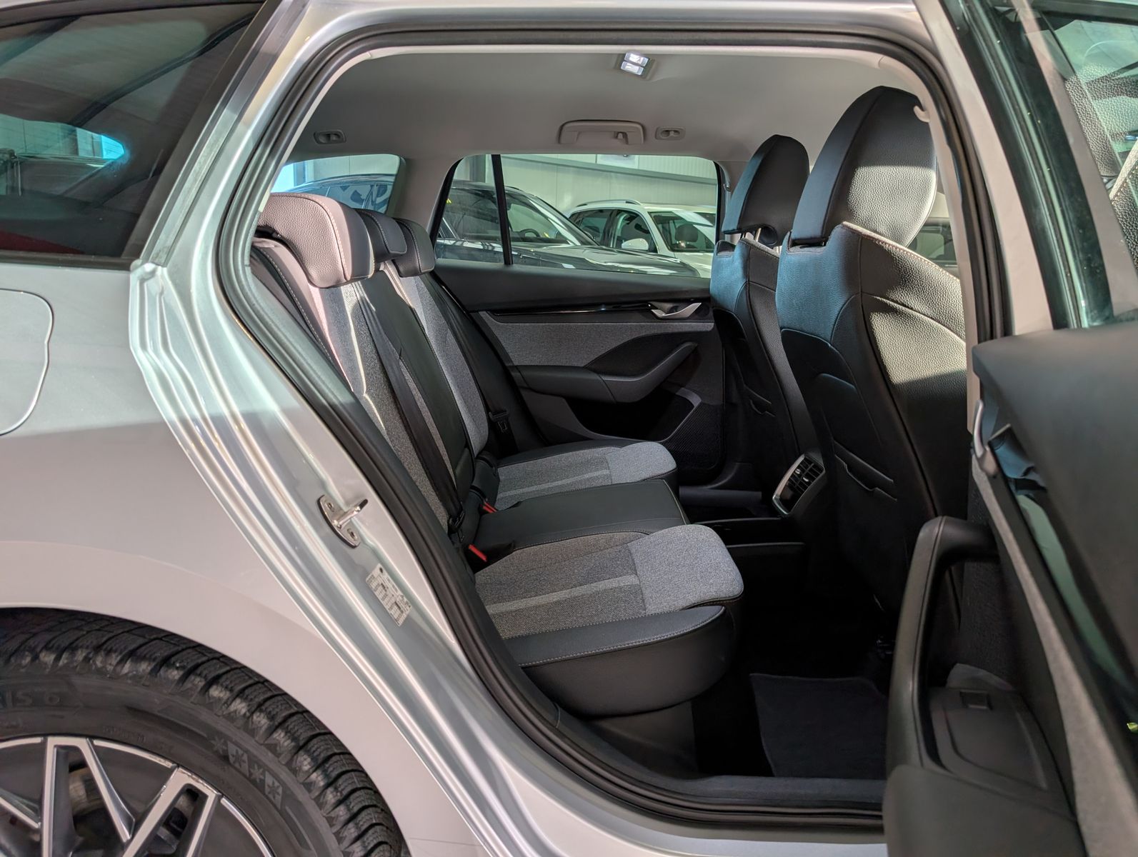 Fahrzeugabbildung SKODA Octavia 1.5 TSI mHEV DSG ACC Style-Paket AHK 17"