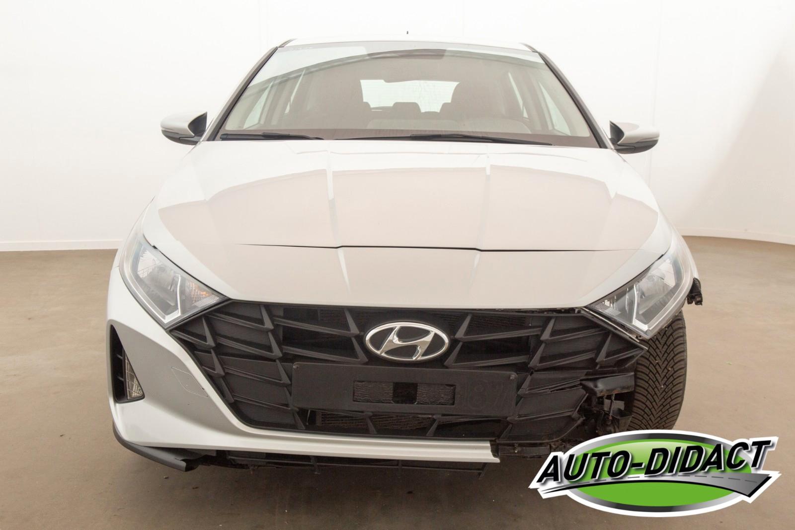 Hyundai i20 1.2 Pure Airco Bluetooth FRONTSCHADEN