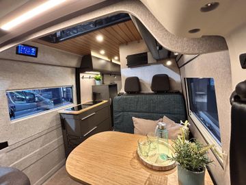 HYMER  ERIBA  HYMERCAR Redwood 600 Sport Schlafdach Autarkie