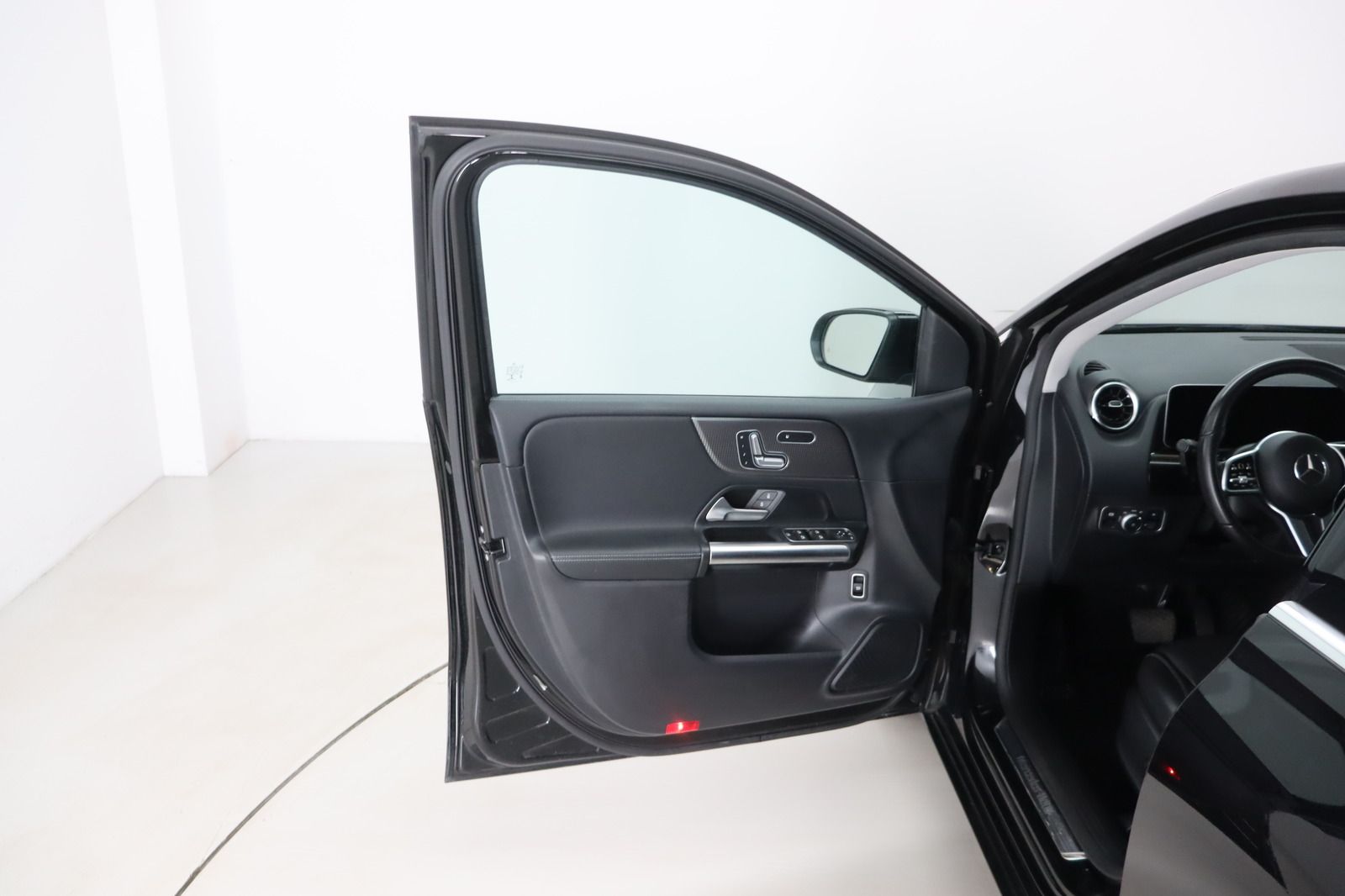 Fahrzeugabbildung Mercedes-Benz B 200 * LED * Navi * Leder