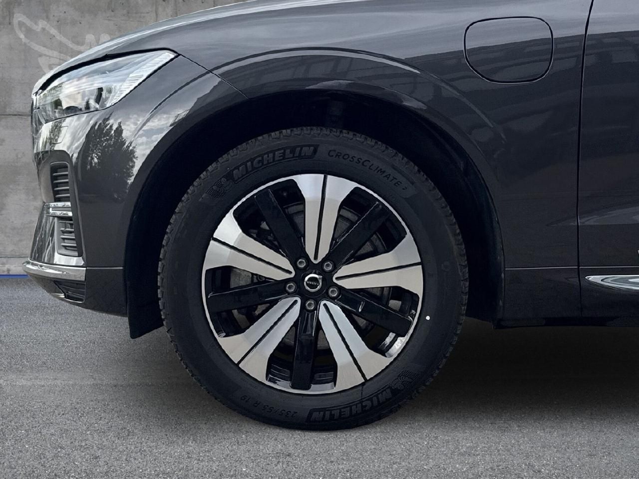 Fahrzeugabbildung Volvo XC60 T6 AWD Plus Bright Recharge Plug-In Hybrid