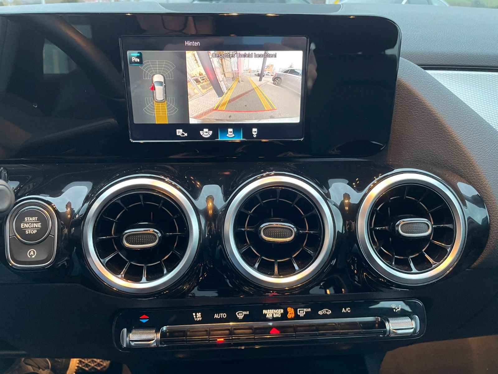 Fahrzeugabbildung Mercedes-Benz B 200 d R-Kamera+AHK+DISTR+LED+Carplay+DAB
