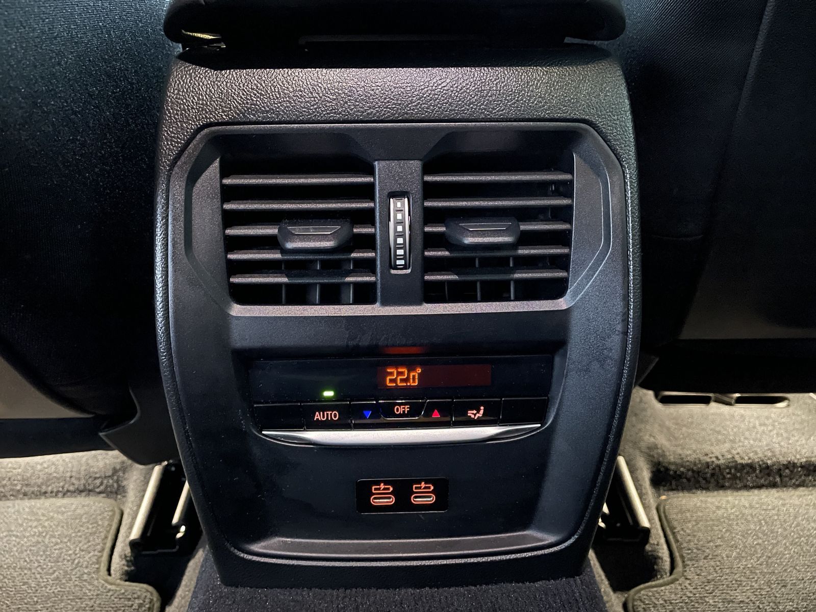 BMW 318d LED//SHZ/NAVI/STANDHEIZUNG/LENKRADHEIZUNG foto 16