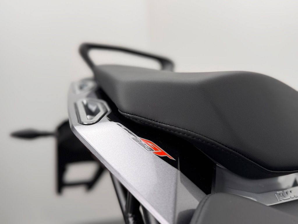 Fahrzeugabbildung KTM 1290 SUPER DUKE GT *1.HAND *TOP-ZUSTAND