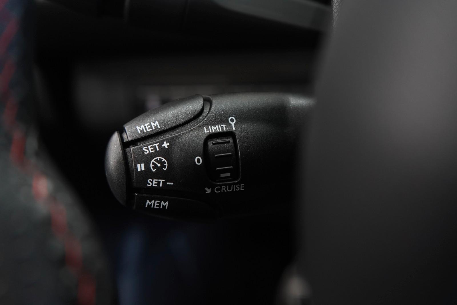 Peugeot 308 SW GT*1.Hand*Navi*Kamera*205 PS*Leder*