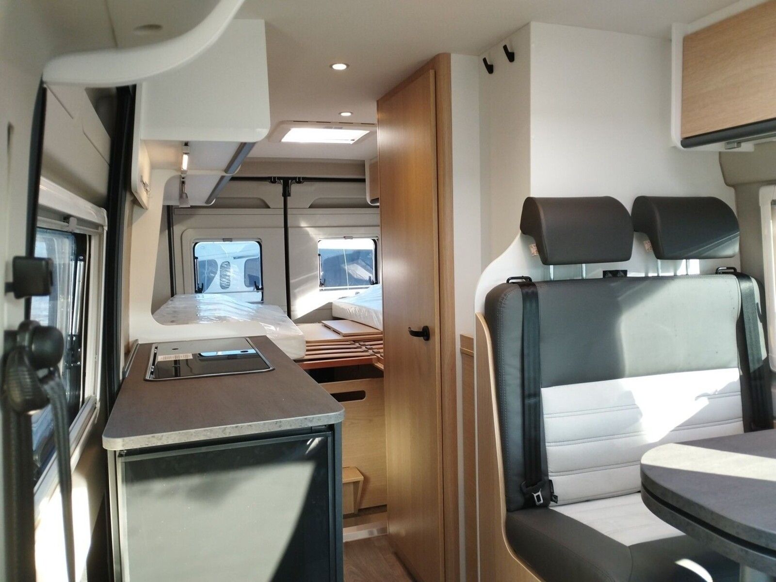 Fahrzeugabbildung Sunlight Adventure Cliff 640 Automatik, Dörr Edition, LTE