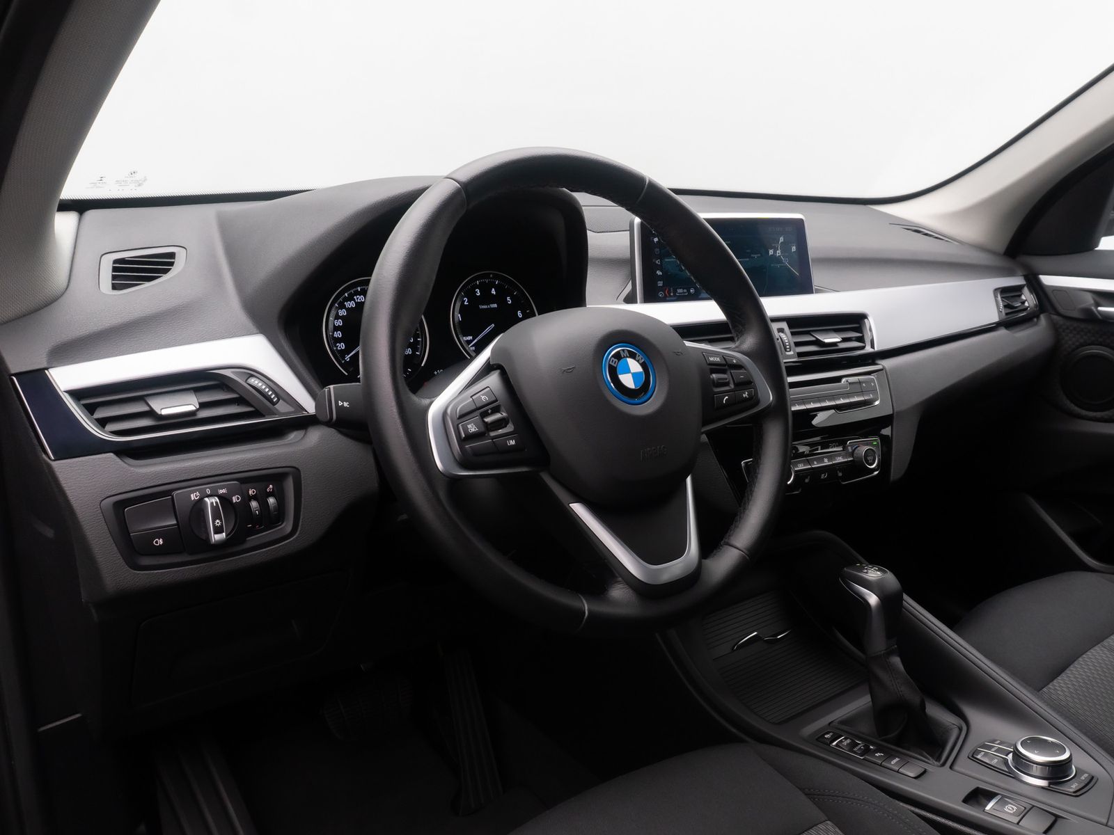 Fahrzeugabbildung BMW X1 xD25e GeschwindigReg ParkAss DAB HiFi Lordos