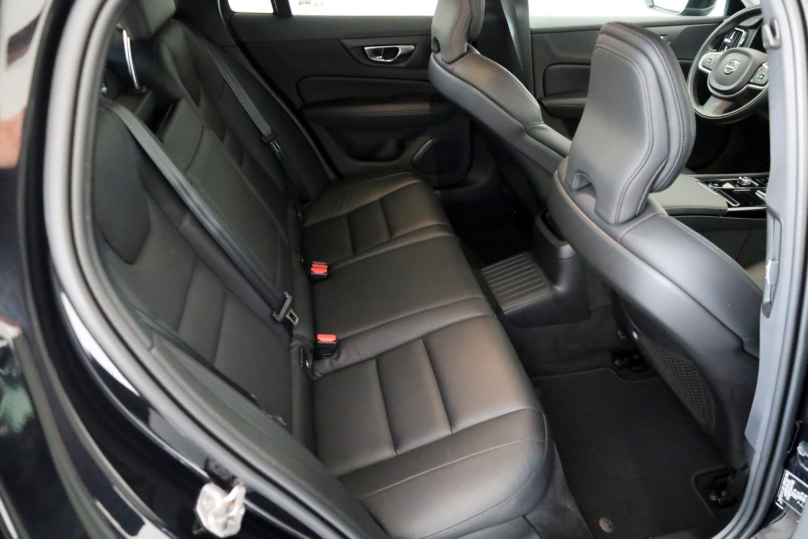 Fahrzeugabbildung Volvo V60 Inscription T6 AWD, Leder,Navi,LED,SH,Kamera