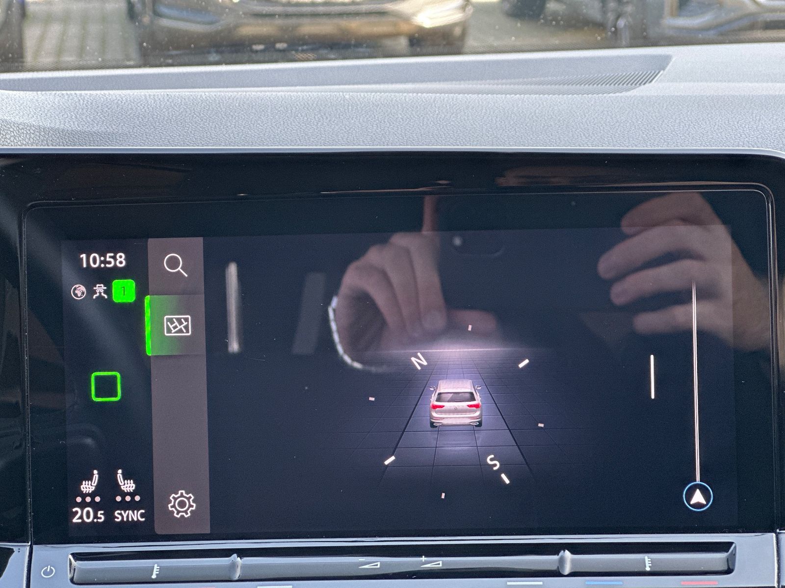 Fahrzeugabbildung Volkswagen Golf VIII 2.0 TDI DSG MOVE NAV+LED+PANO+AHK+HUD