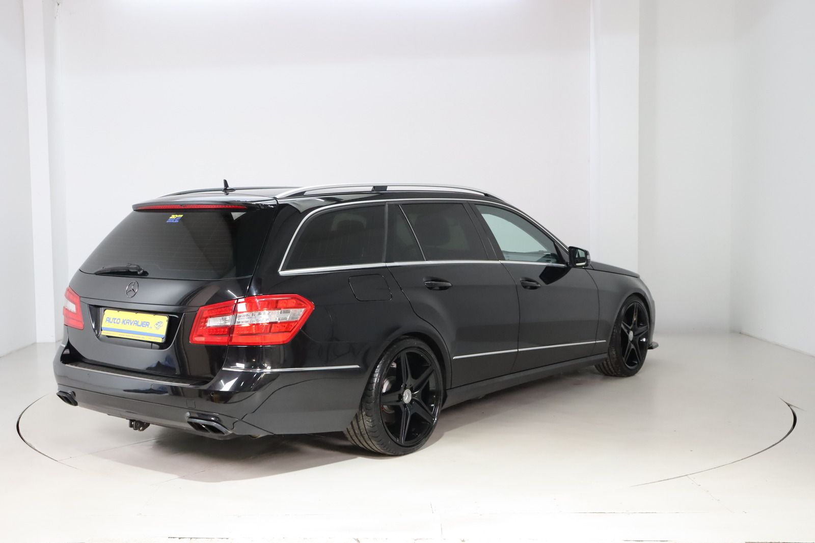 Fahrzeugabbildung Mercedes-Benz E 350 CGI T BlueEFFICIENCY * Navi * Sitzhzg. *