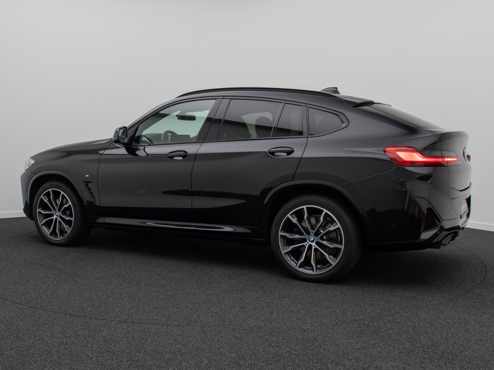 Fahrzeugabbildung BMW X4 xD20d M Sport Panorama HUD H/K DAB Laser AHK