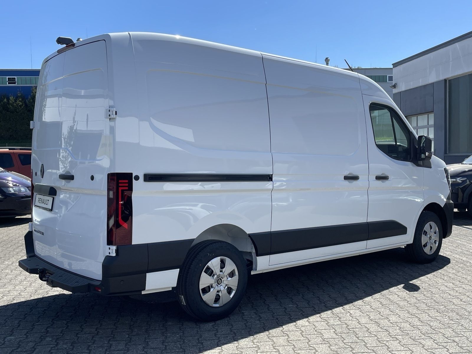 Fahrzeugabbildung Renault Master Kasten extra L2H2 3,5t DCi 150