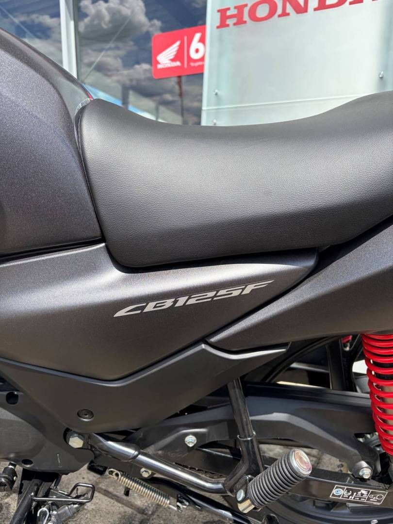 Fahrzeugabbildung Honda CB 125 F