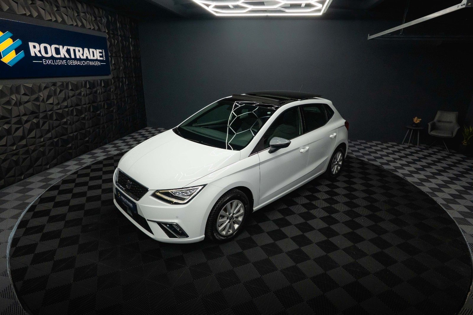 Fahrzeugabbildung SEAT Ibiza Xcellence Sport DSG *LED*Panorama*Kamera*