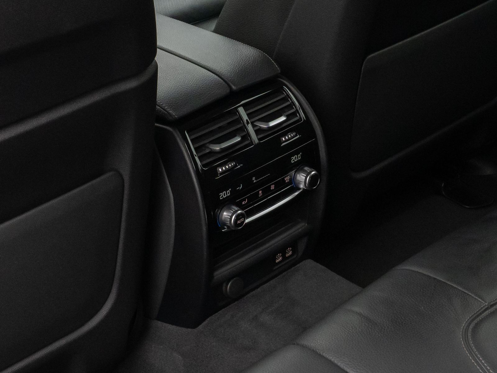 Fahrzeugabbildung BMW 530e xD Luxury Line DAB Komfort HUD Laser HiFi