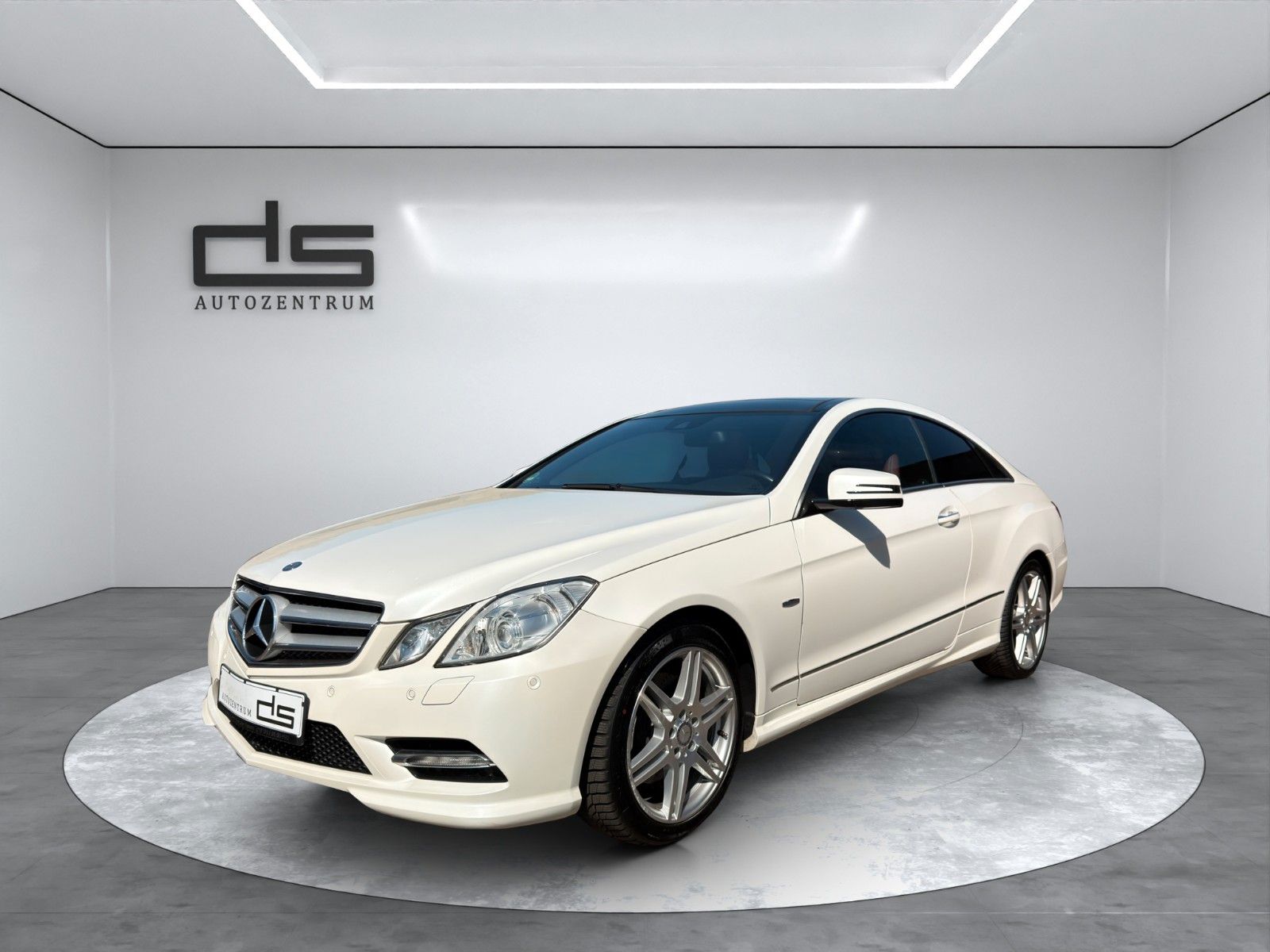 Mercedes-Benz E 350 E Coupe Automatik Kamera Leder