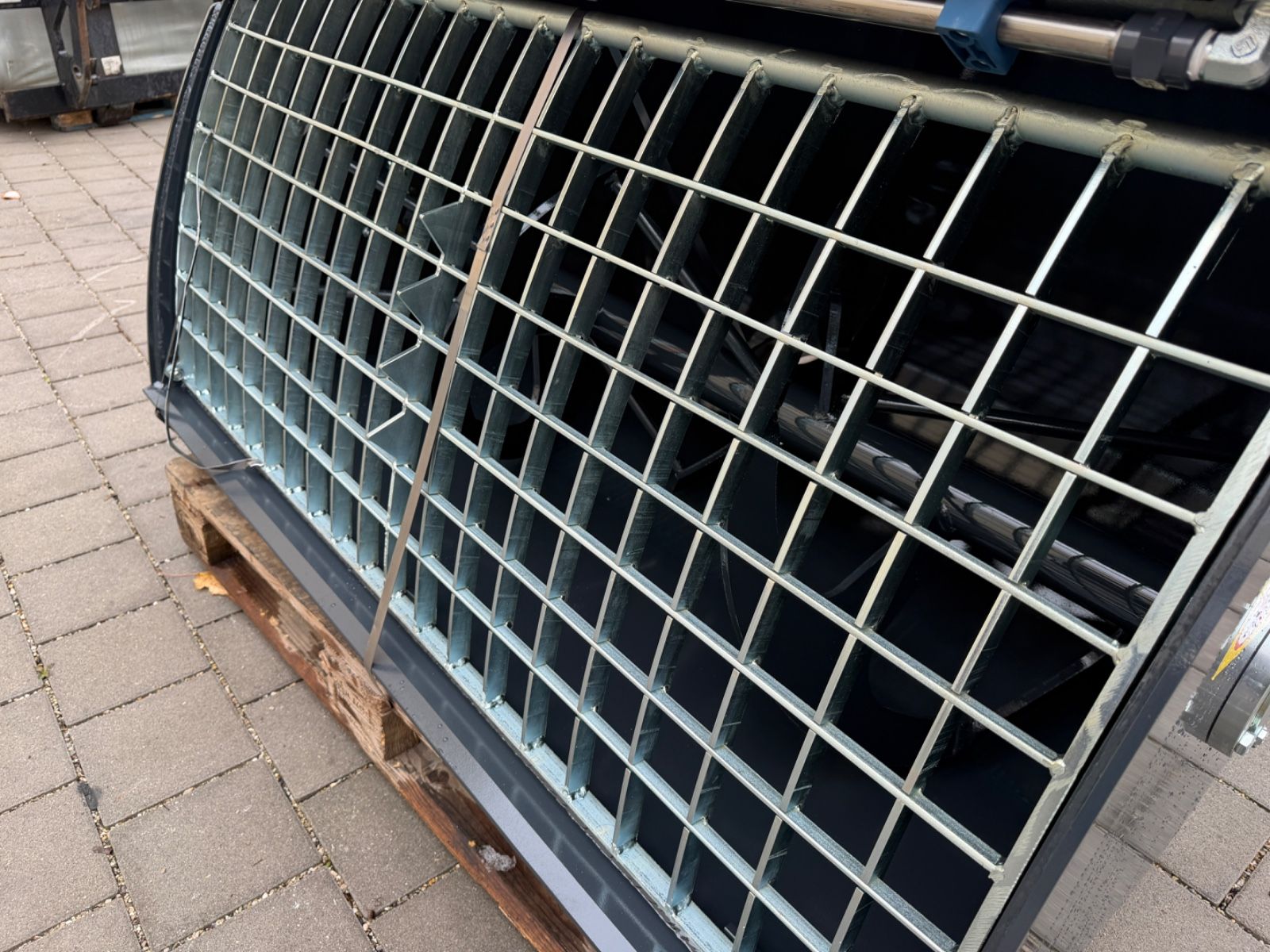 Fahrzeugabbildung Volvo CNF-BMX 400 Betonmischschaufel für Radlader