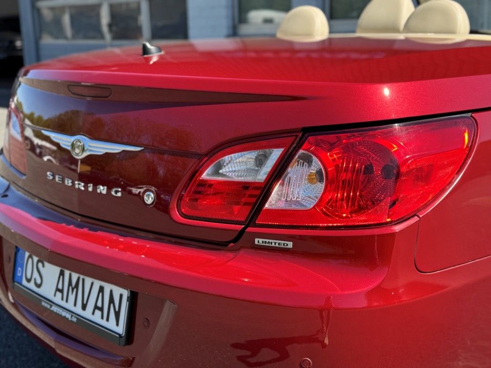 Fahrzeugabbildung Chrysler Sebring 2.7 Cabiolet Limited Hardtop