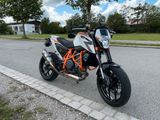 KTM Duke 690 R - KTM DUKE 690 R