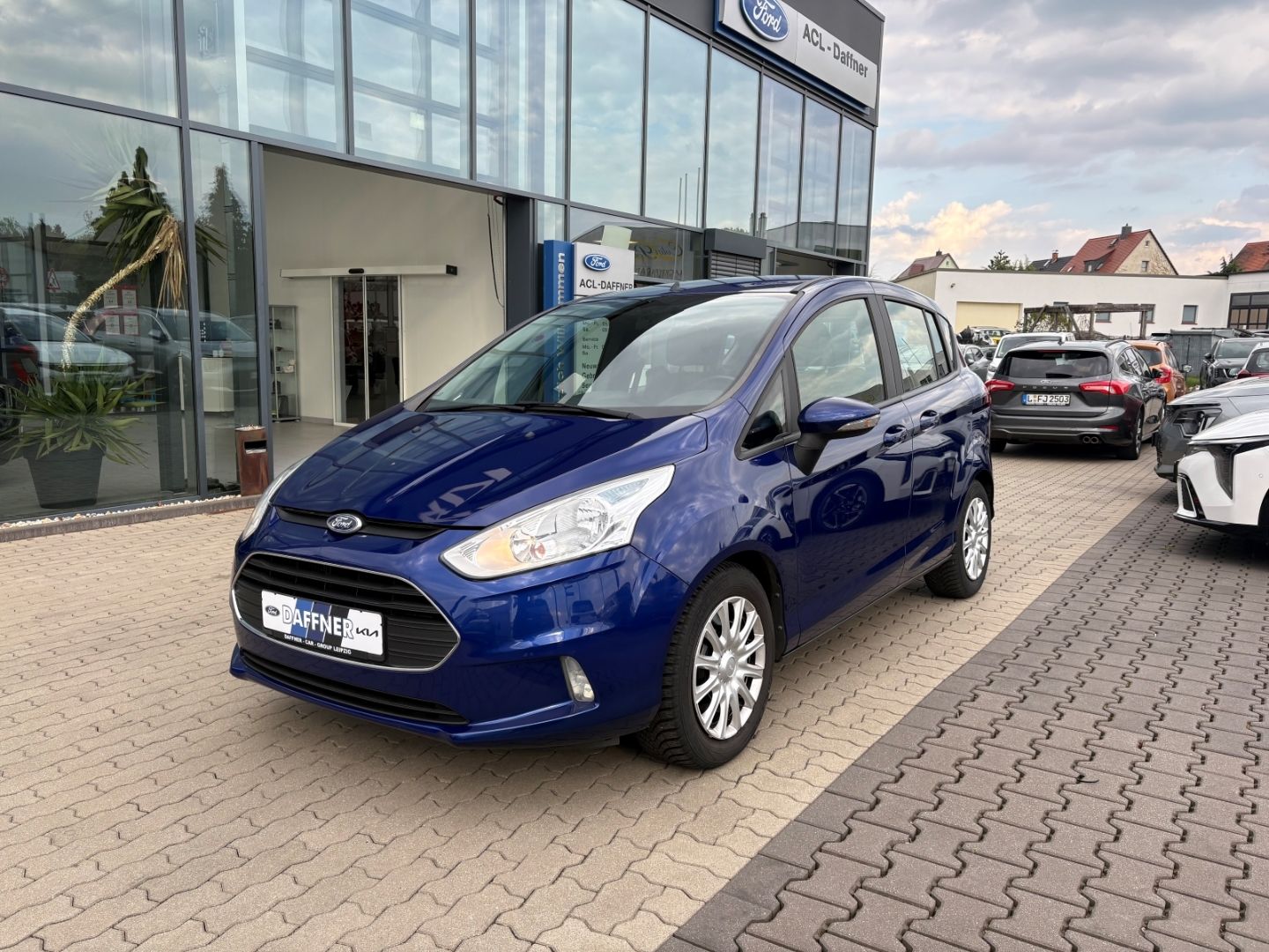 Fahrzeugabbildung Ford B-Max Trend BeheizbareWSS PDC KLIMA