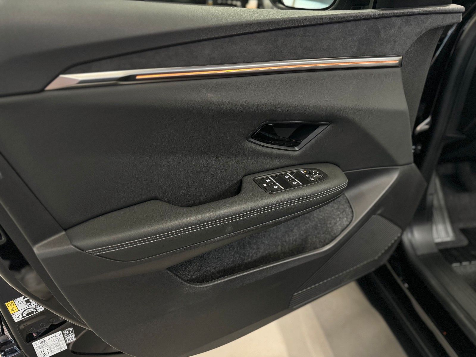 Fahrzeugabbildung Mitsubishi Eclipse Cross EV Diamant TOP Luxury-Paket + 22KW