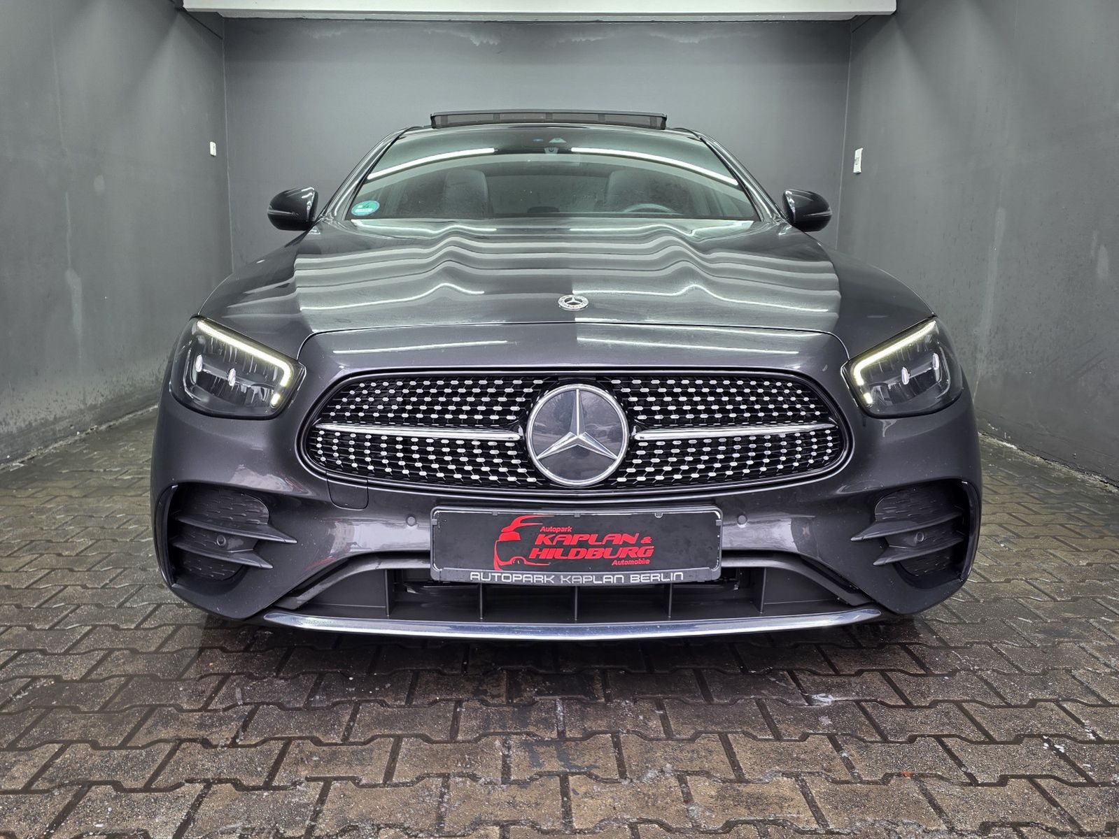 Mercedes-Benz E 300 e, AMG LINE, PANO, R-KAMERA, KEYLESS, LED imagem 2