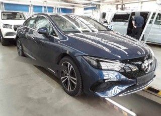 Mercedes-Benz EQE 350 4M HYPERSCREEN*PANO*WÄRMEPUMPE*SITZKLIM