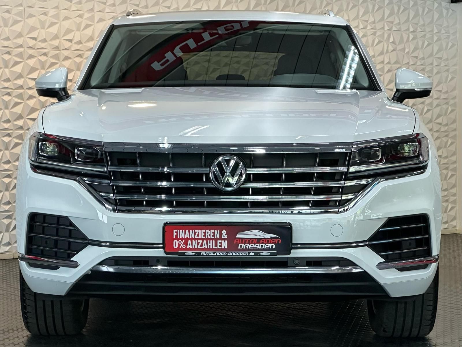 VW Touareg 3.0TDI ELEGANCE 4MOTION LED#AHK#KEYLE#SH - Image 3