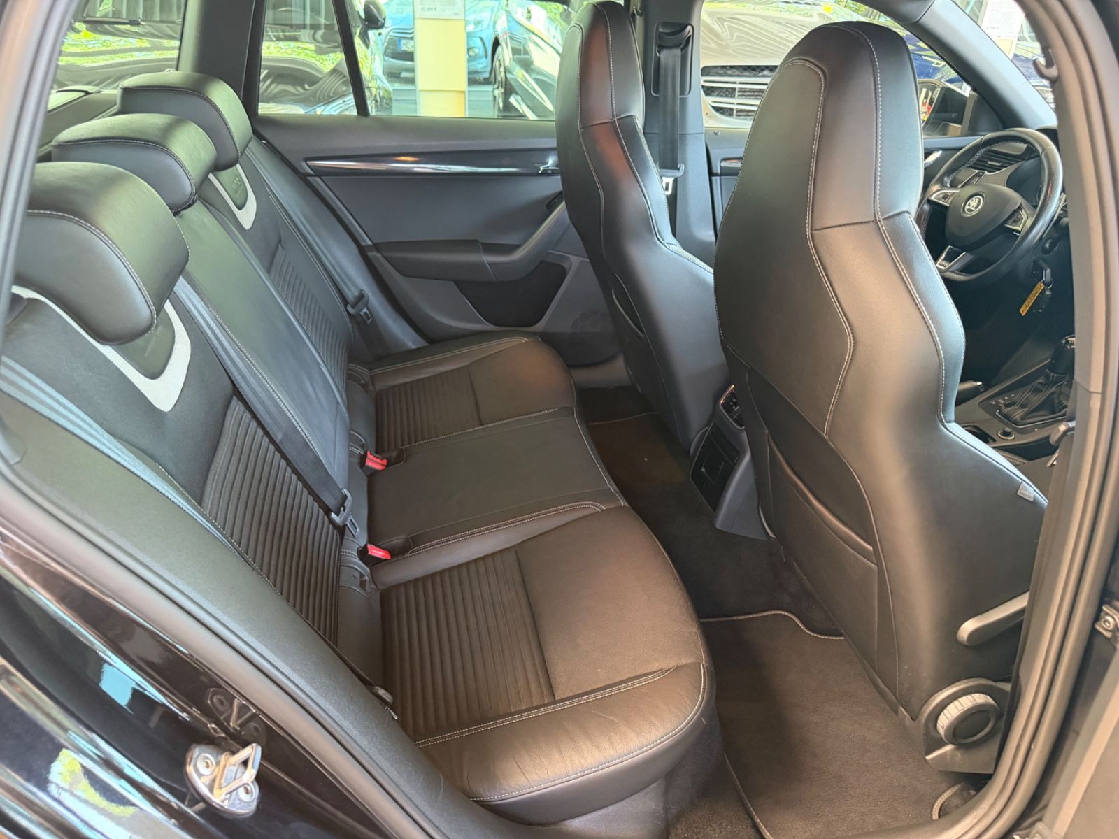 Fahrzeugabbildung SKODA Octavia Combi RS
