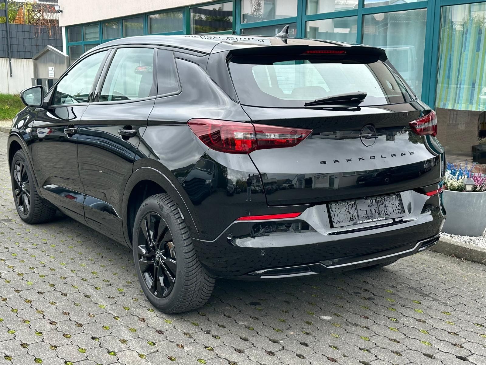 Fahrzeugabbildung Opel Grandland 1.2 GS Line VIRTUAL+LED+KAM+TEMPO+SHZ+