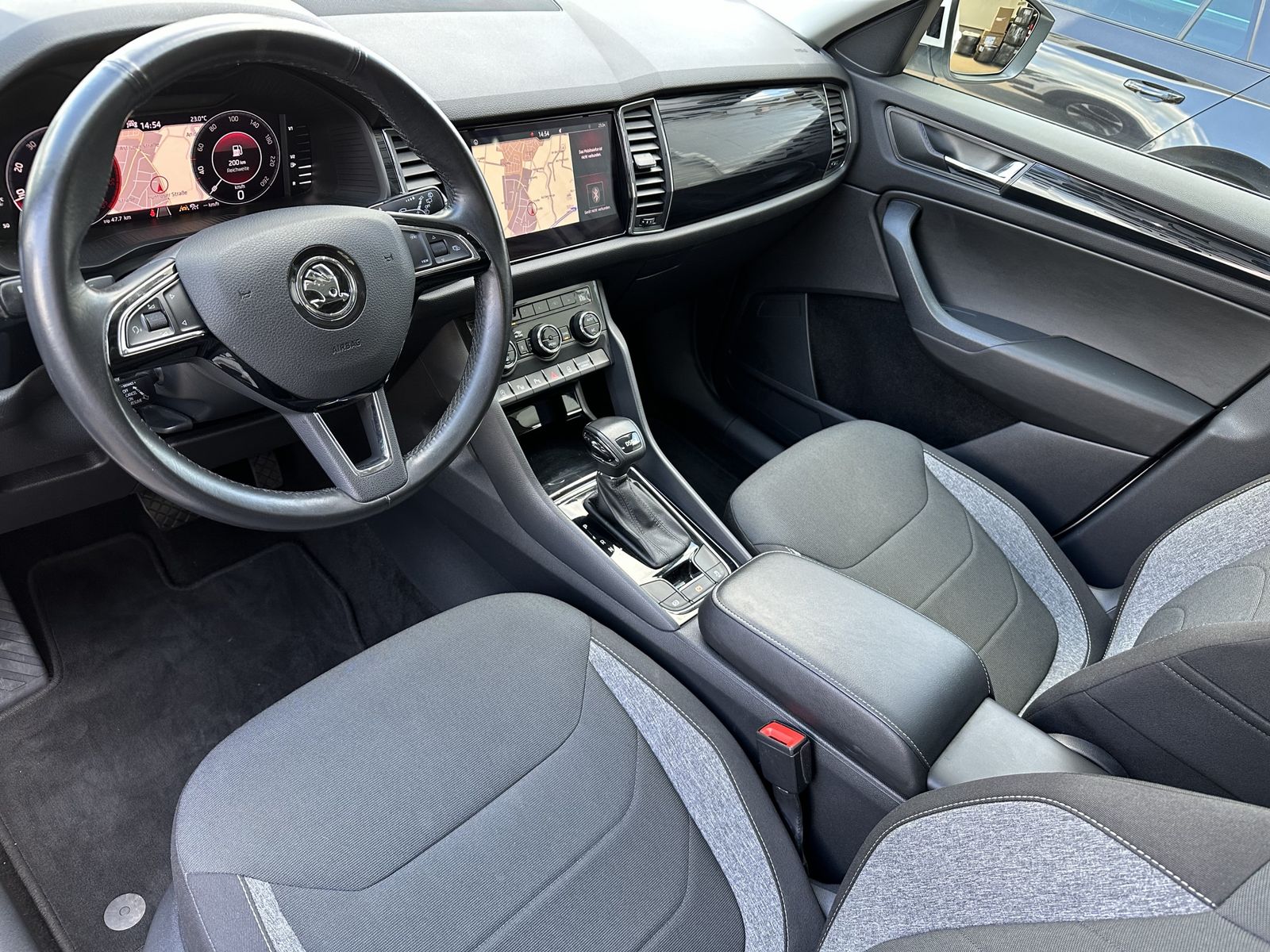 Fahrzeugabbildung SKODA Kodiaq 2.0 TDI DSG Drive 125 NAV+LED+AHK+PANO+VC