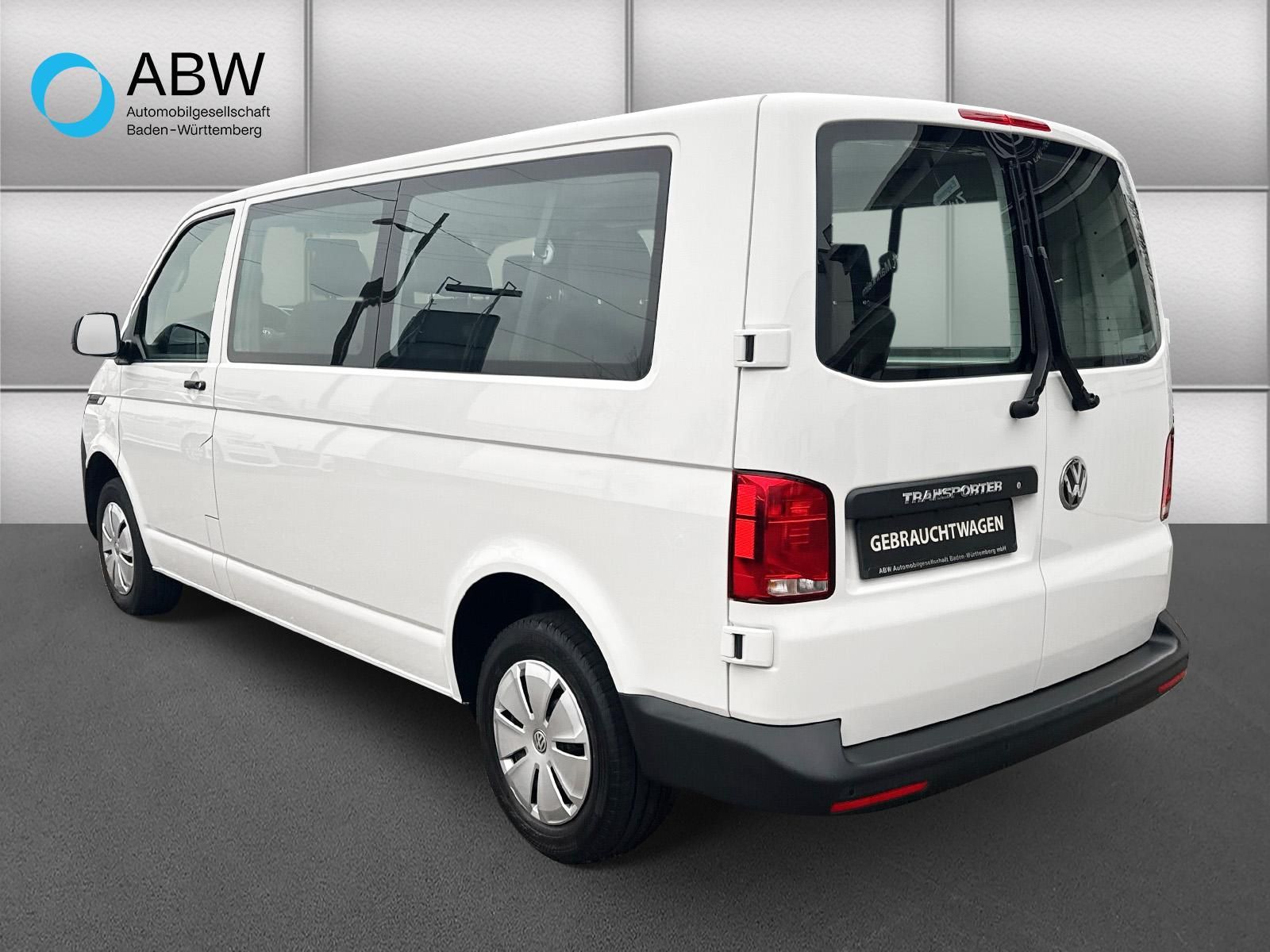 Fahrzeugabbildung Volkswagen T6.1 Transporter Kombi lang FWD 2.0 TDI 9-Sitzer