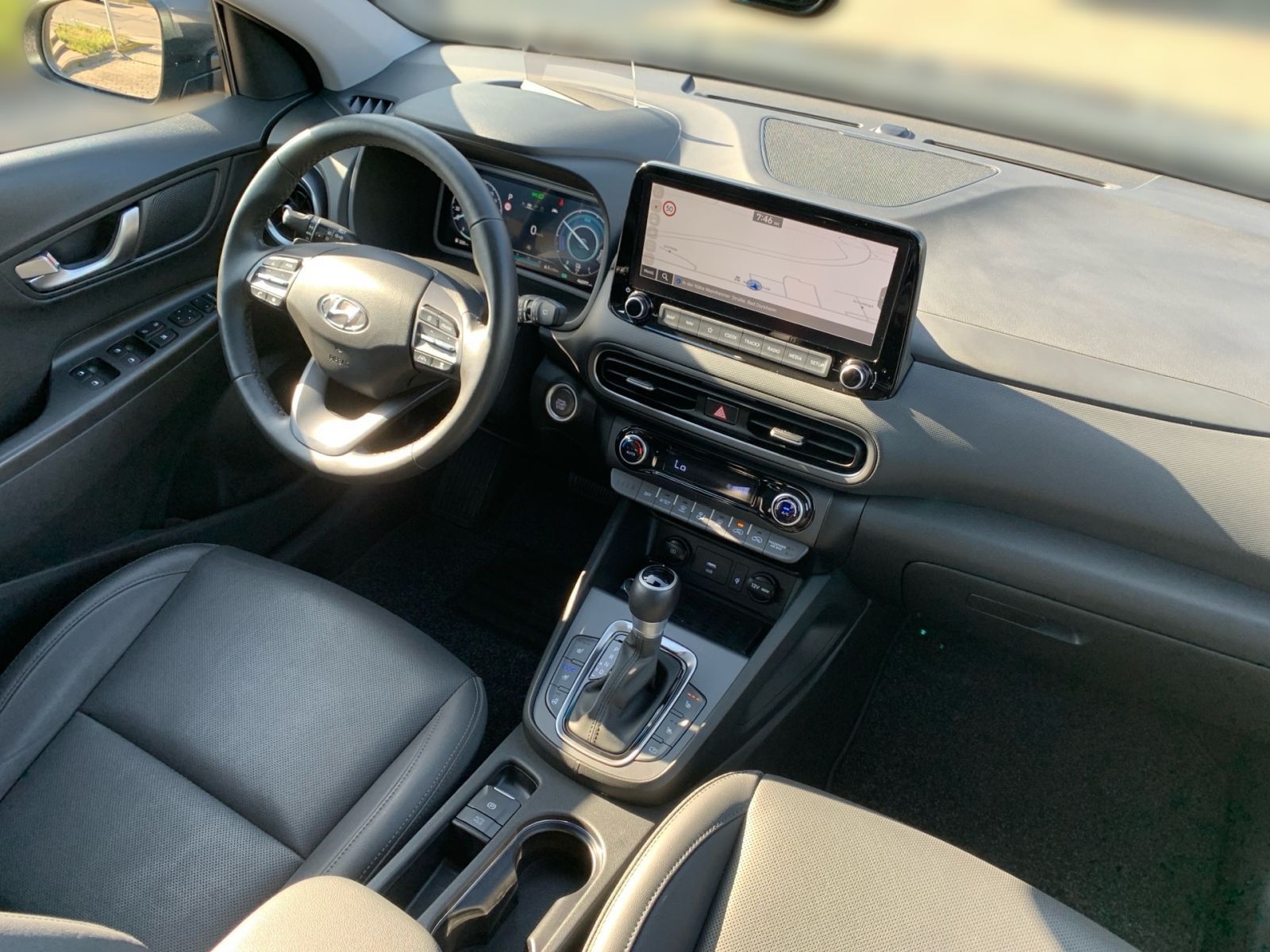 Fahrzeugabbildung Hyundai KONA 1.6 GDI Prime Hybrid Navi LED Leder 1Hd
