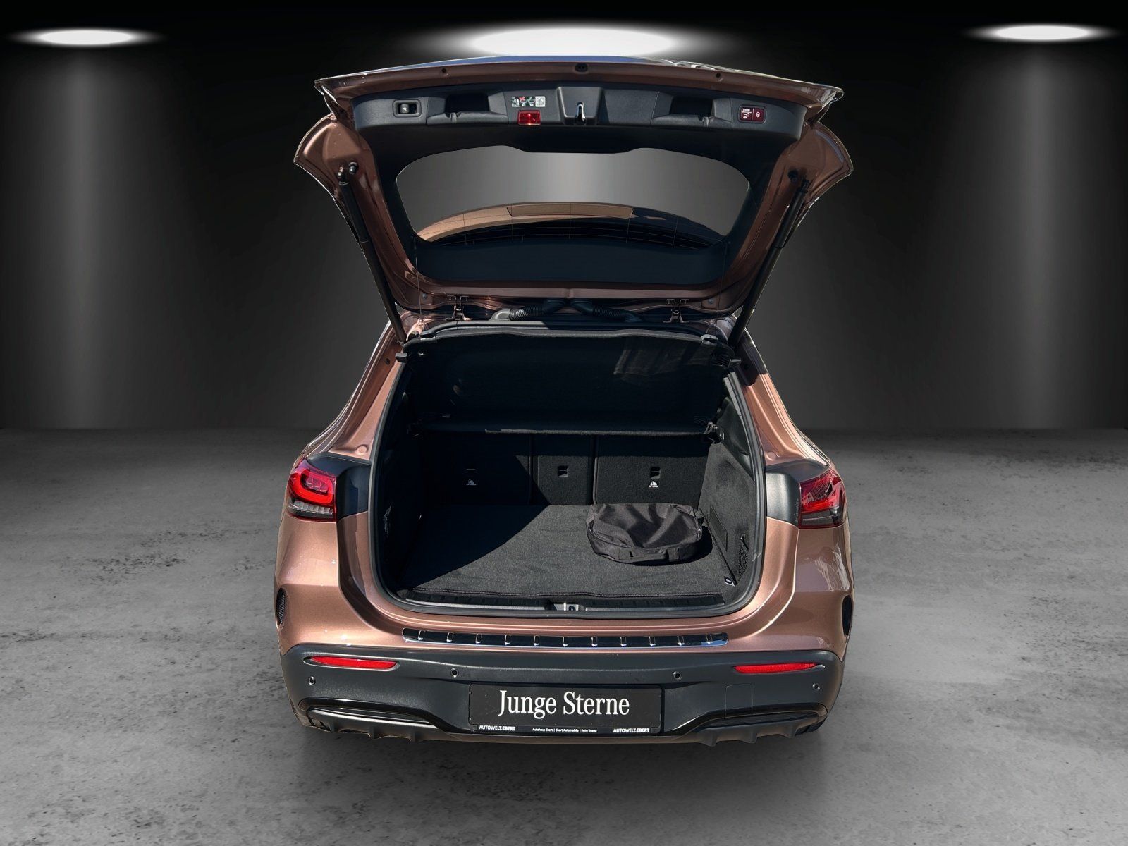 Fahrzeugabbildung Mercedes-Benz EQA250 AMG Advanc+ AHK Pano Memo KeyGo Sitzklima