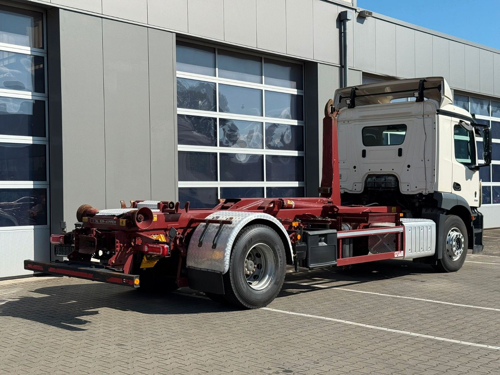 Fahrzeugabbildung Mercedes-Benz Actros 5 1835 4x2  MEILLER RK 14-65 Abrollkipper