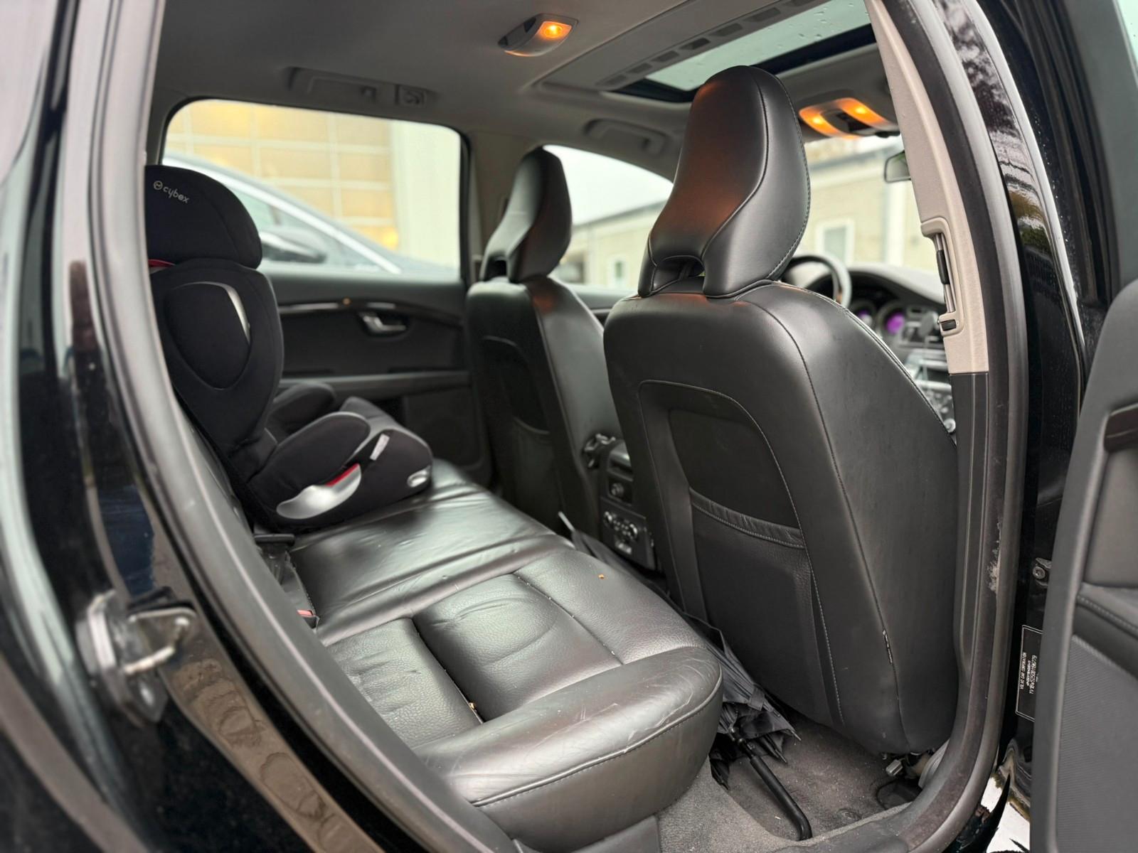 Volvo V70 2011 — photo 11