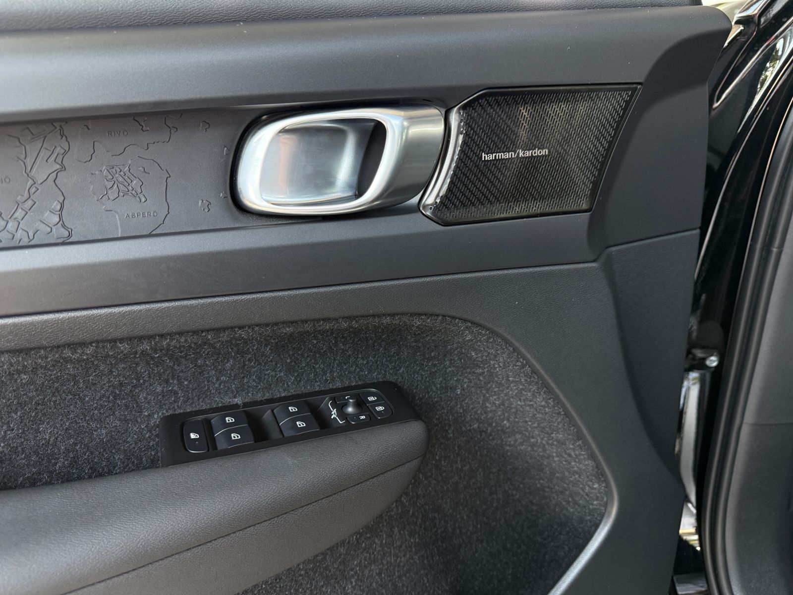 Fahrzeugabbildung Volvo XC40 Inscription Expression PANO H/K 360° BLIS