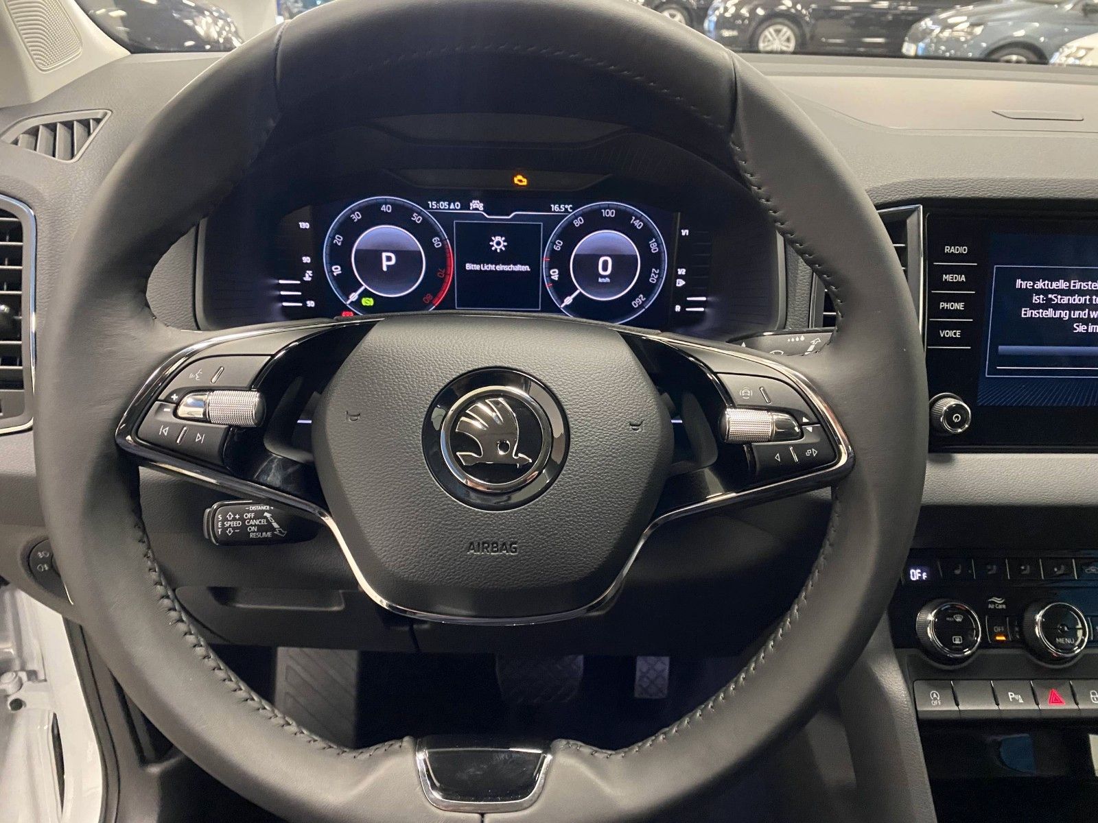 Fahrzeugabbildung SKODA Karoq 1.5 TSI DSG STYLE+LED+NAVIGATION+ACC+17"++