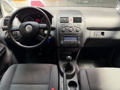 VW Touran Conceptline|7-Sitzer|SHZ|PDC|Klimaanlage VW Touran Conceptline|7-Sitzer|SHZ|PDC|Klimaanlage