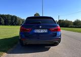 BMW 530i Touring A - - BMW 530 mit Benzin-Antrieb: Blau