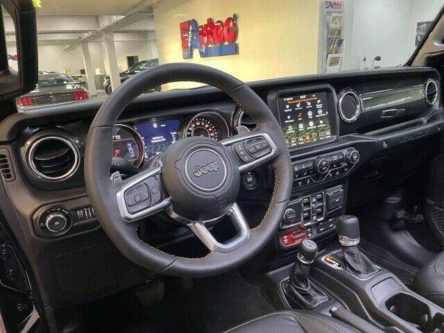 Fahrzeugabbildung Jeep 392 UNLIMITED RUBICON 6.4L-V8 SKY ONE TOP-CAM