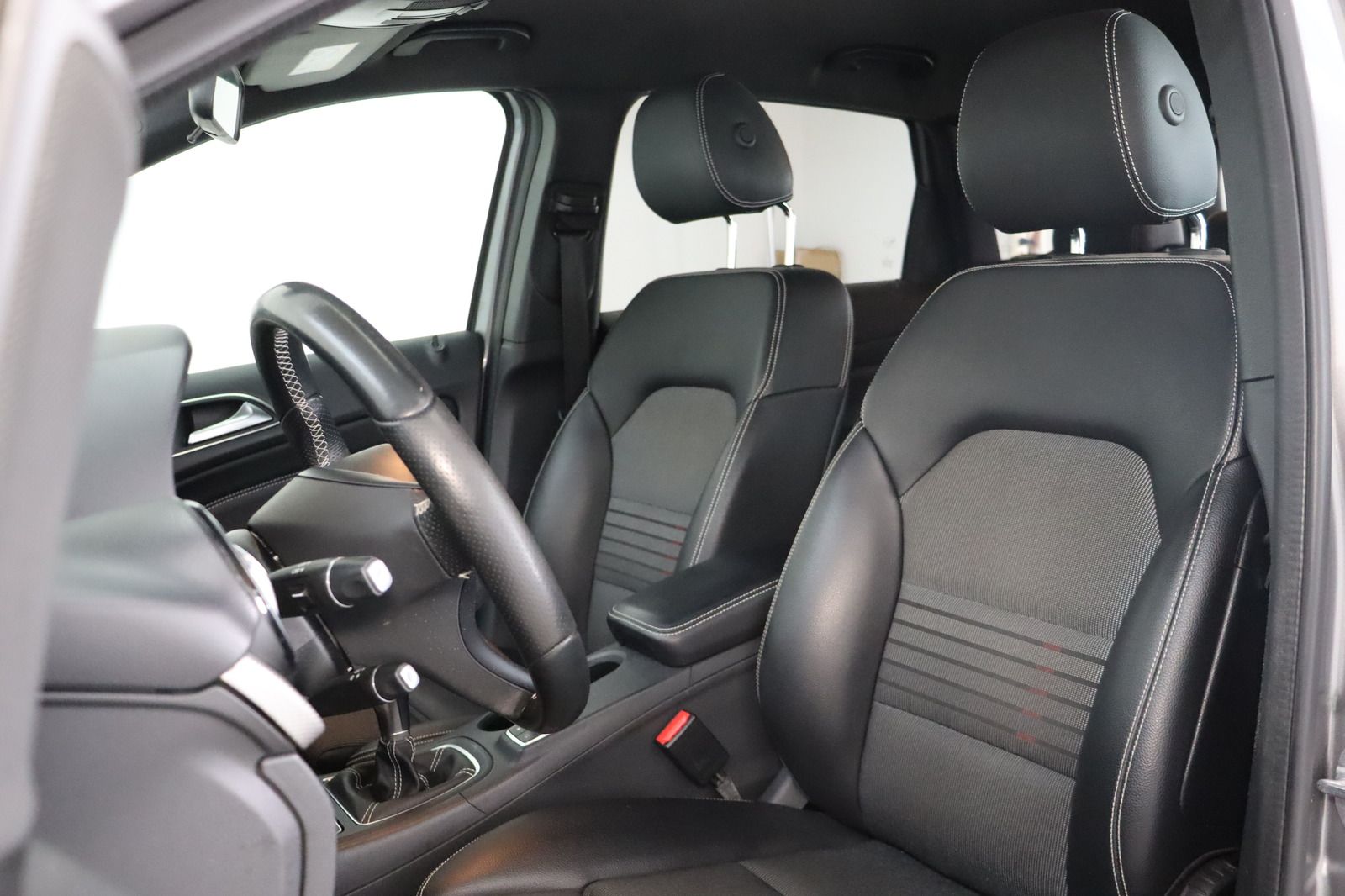 Fahrzeugabbildung Mercedes-Benz B 180 d * LED * Navigation