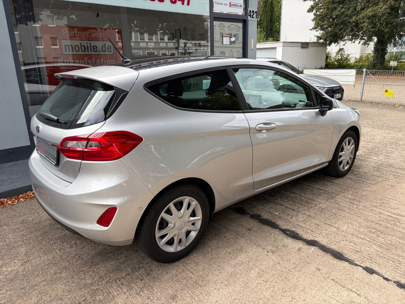 Fahrzeugabbildung Ford Fiesta+CarPlay+1.Hand+Kamera+Panorama+Allwetter+