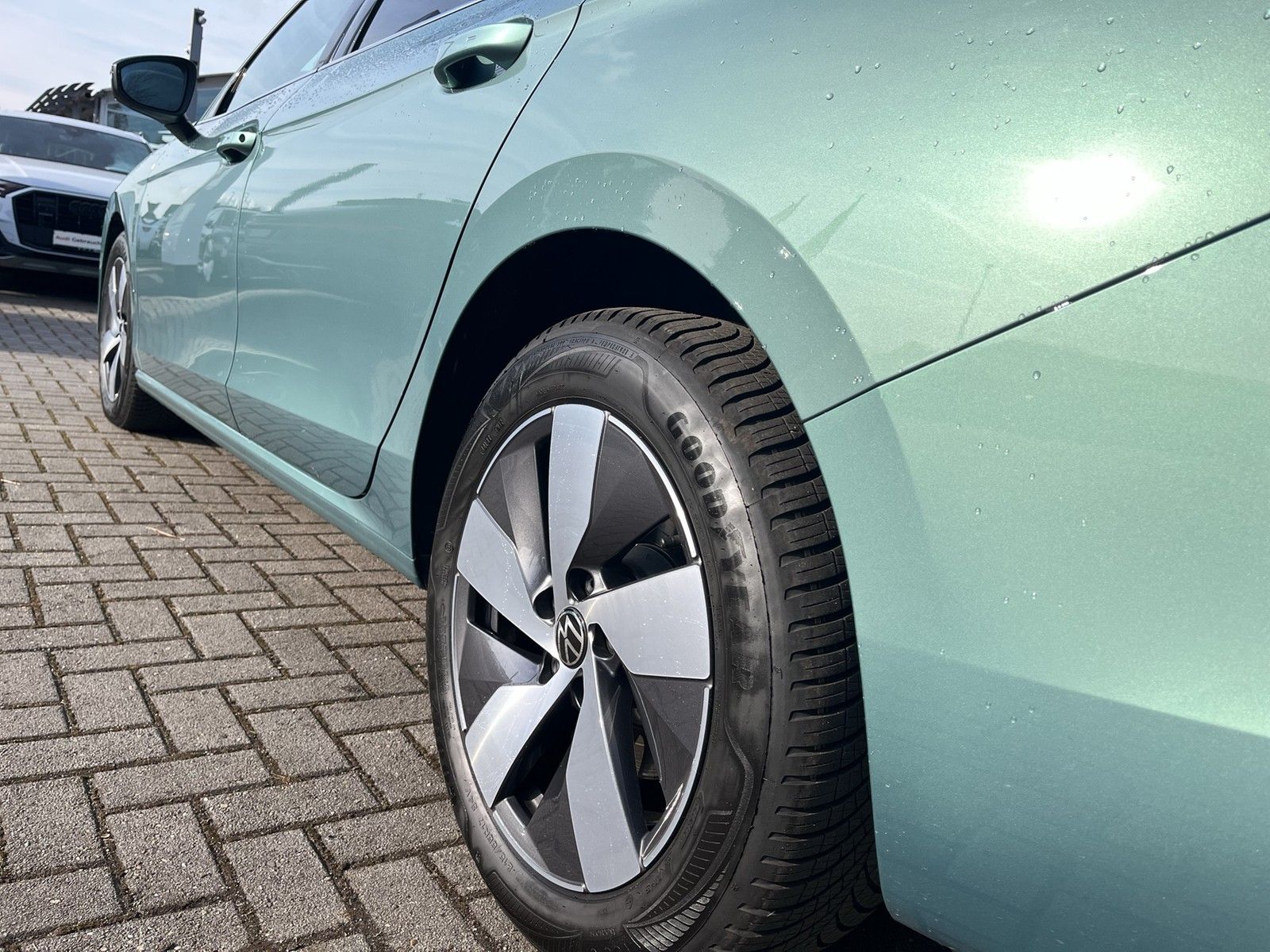 Volkswagen Passat Variant 2.0 TDI Elegance Nav Pano 360 AHK foto 3