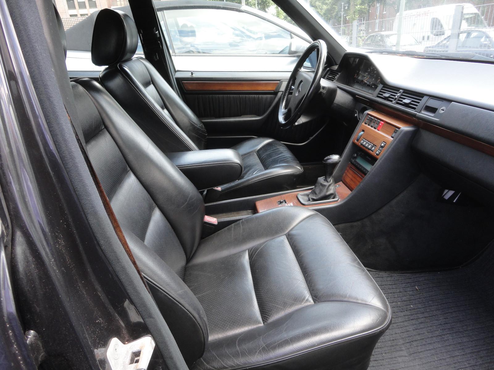 MERCEDES-BENZ E 230 TE 136 ch BVM - CLIM - CUIR - TOIT OUVRANT - 166000 KM